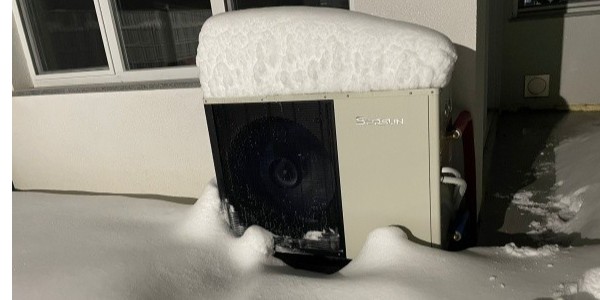 超低温空气源热泵是什么？-35℃工况下如何稳定供热？