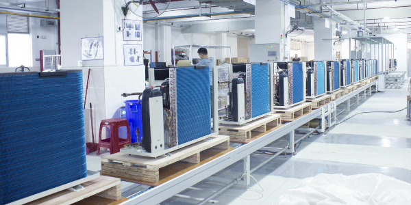 空气能热泵冷媒技术演进：从R22到R32的环保升级