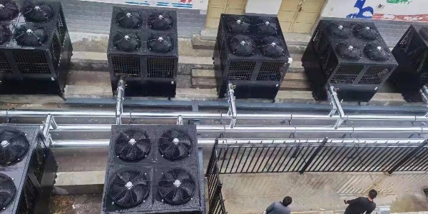 学校供暖怎么选更省钱？空气能VS燃气锅炉全面对比